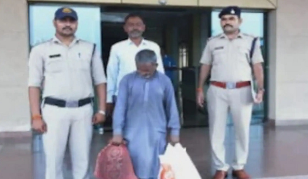 Mentally Challenged Man Returns from Pakistan 23 Yrs After Going Missing from Madhya Pradesh